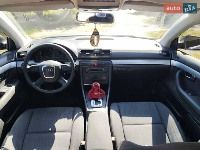 Серый Ауди А4, объемом двигателя 2 л и пробегом 298 тыс. км за 6800 $, фото 5 на Automoto.ua