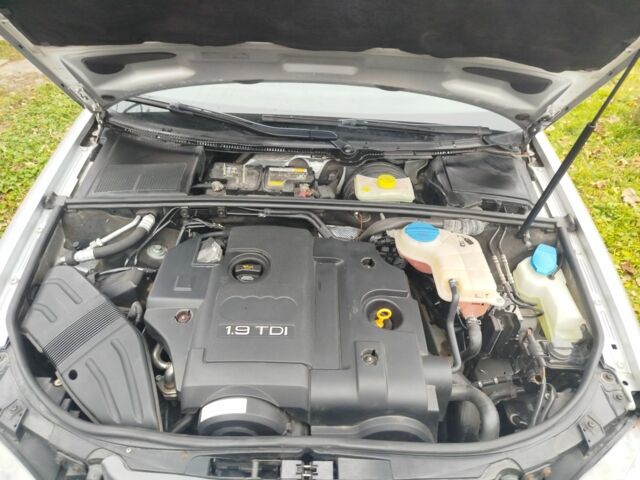 Сірий Ауді А4, об'ємом двигуна 1.9 л та пробігом 267 тис. км за 6600 $, фото 12 на Automoto.ua