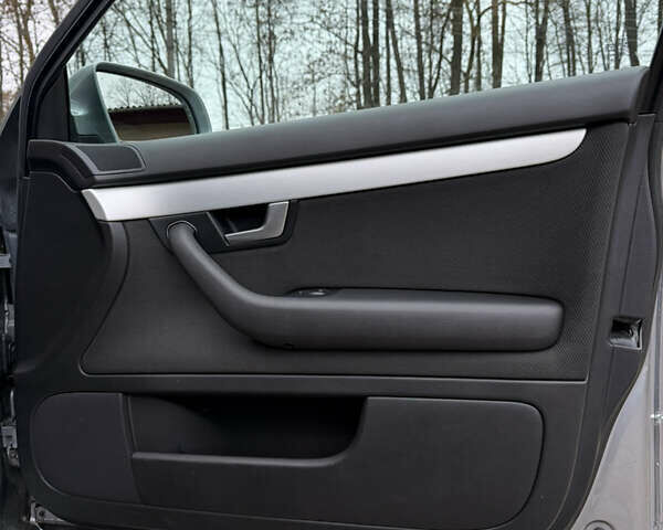 Сірий Ауді А4, об'ємом двигуна 2 л та пробігом 280 тис. км за 7399 $, фото 7 на Automoto.ua