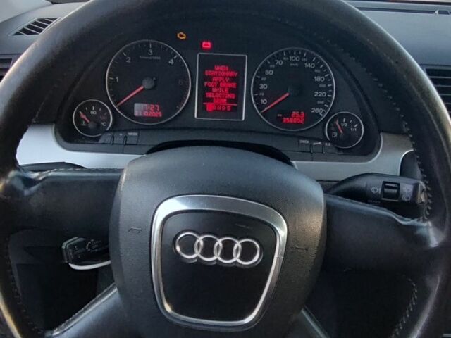 Серый Ауди А4, объемом двигателя 2 л и пробегом 358 тыс. км за 4500 $, фото 9 на Automoto.ua