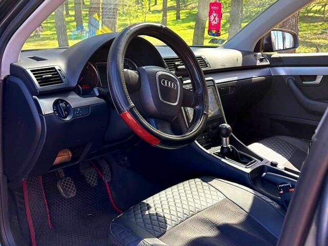 Серый Ауди А4, объемом двигателя 2 л и пробегом 350 тыс. км за 7000 $, фото 1 на Automoto.ua