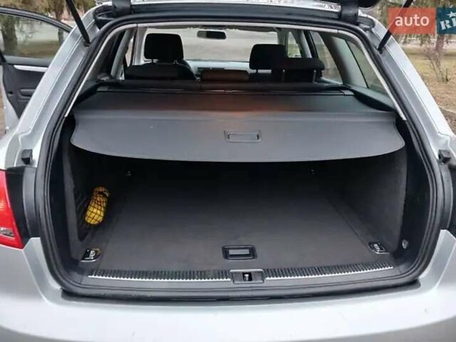 Сірий Ауді А4, об'ємом двигуна 1.6 л та пробігом 182 тис. км за 8000 $, фото 8 на Automoto.ua