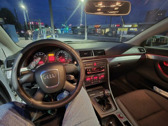 Сірий Ауді А4, об'ємом двигуна 1.6 л та пробігом 182 тис. км за 8000 $, фото 4 на Automoto.ua