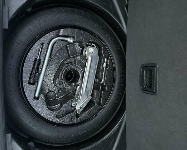 Серый Ауди А4, объемом двигателя 1.8 л и пробегом 209 тыс. км за 7000 $, фото 27 на Automoto.ua