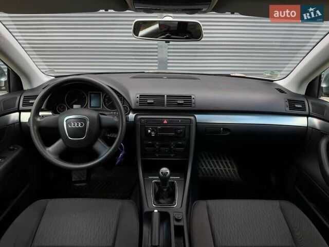 Сірий Ауді А4, об'ємом двигуна 1.8 л та пробігом 242 тис. км за 7500 $, фото 10 на Automoto.ua