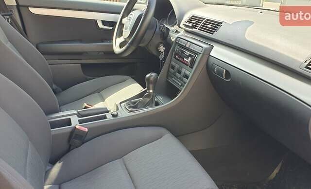 Серый Ауди А4, объемом двигателя 1.98 л и пробегом 185 тыс. км за 7400 $, фото 7 на Automoto.ua