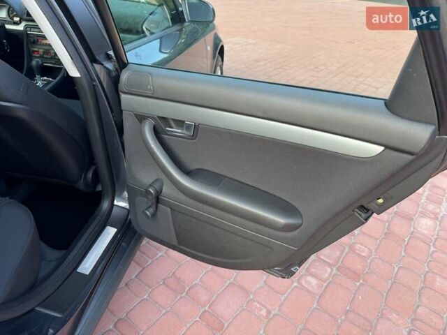 Сірий Ауді А4, об'ємом двигуна 2 л та пробігом 269 тис. км за 7400 $, фото 19 на Automoto.ua
