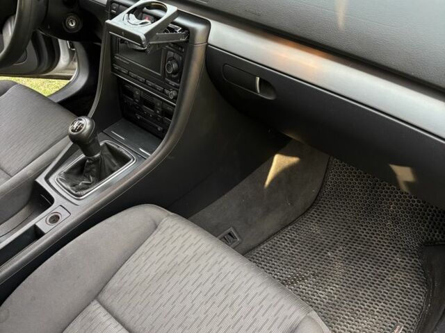 Ауді А4 2006 у Ковель на Automoto.ua Сірий Ауді А4, об'ємом двигуна 2 л та пробігом 330 тис. км за 4500 $, фото 5 на Automoto.ua