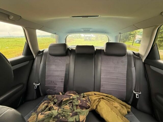 Серый Ауди А4, объемом двигателя 2 л и пробегом 320 тыс. км за 6200 $, фото 4 на Automoto.ua