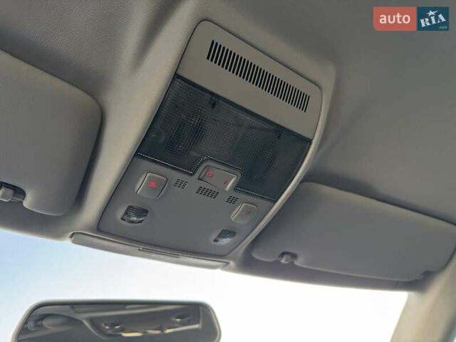 Сірий Ауді А4, об'ємом двигуна 1.6 л та пробігом 232 тис. км за 5500 $, фото 35 на Automoto.ua