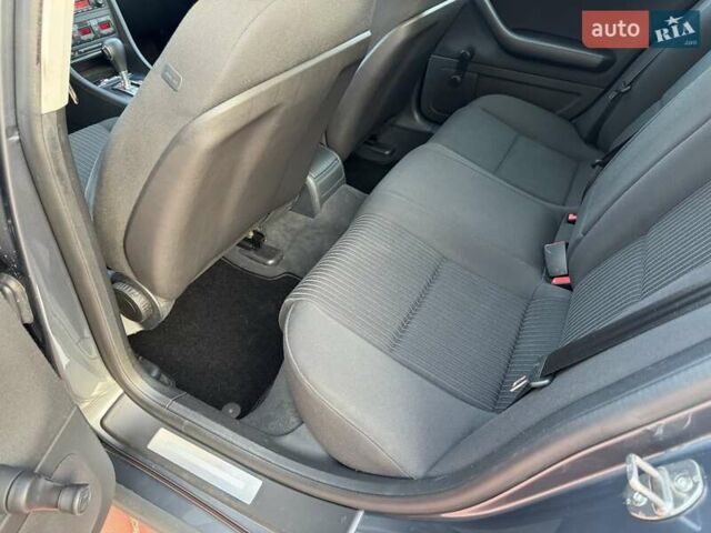 Сірий Ауді А4, об'ємом двигуна 2 л та пробігом 269 тис. км за 7400 $, фото 16 на Automoto.ua
