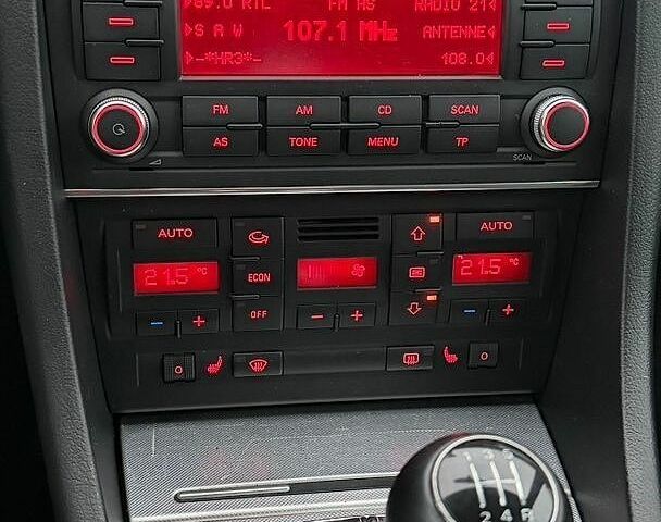Сірий Ауді А4, об'ємом двигуна 2 л та пробігом 235 тис. км за 7200 $, фото 41 на Automoto.ua