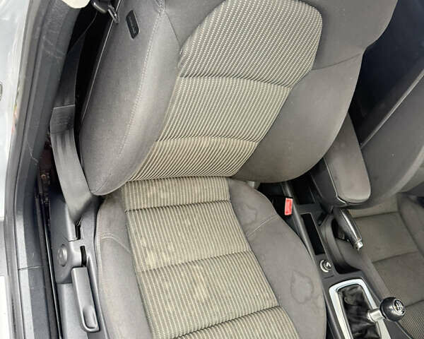 Сірий Ауді А4, об'ємом двигуна 1.97 л та пробігом 260 тис. км за 8500 $, фото 21 на Automoto.ua