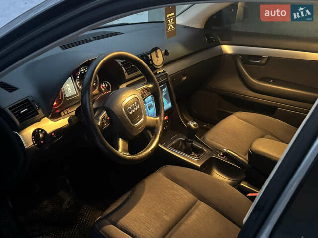 Серый Ауди А4, объемом двигателя 2.7 л и пробегом 272 тыс. км за 7444 $, фото 13 на Automoto.ua