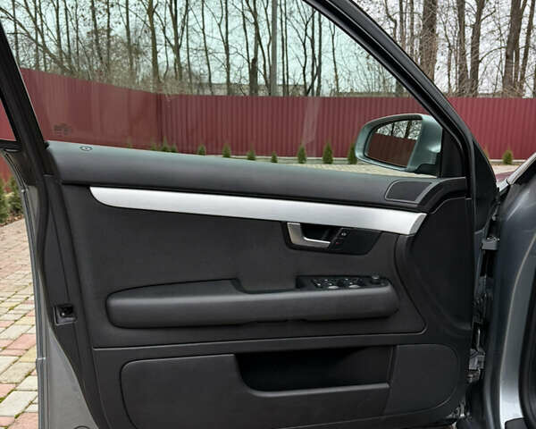 Сірий Ауді А4, об'ємом двигуна 2 л та пробігом 280 тис. км за 7399 $, фото 8 на Automoto.ua