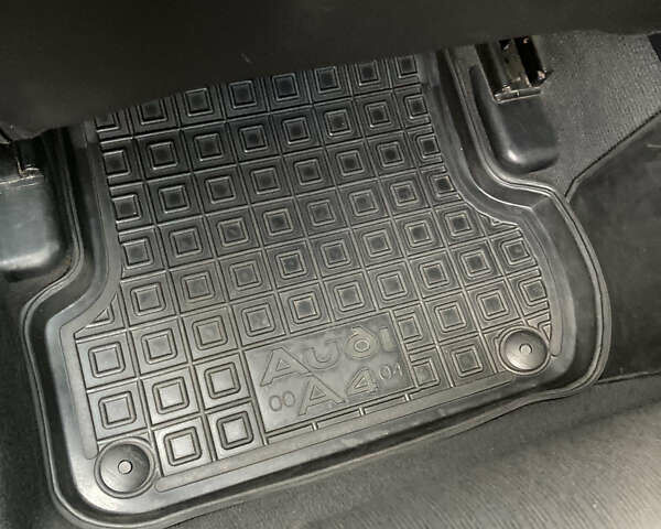 Серый Ауди А4, объемом двигателя 1.98 л и пробегом 223 тыс. км за 7500 $, фото 23 на Automoto.ua