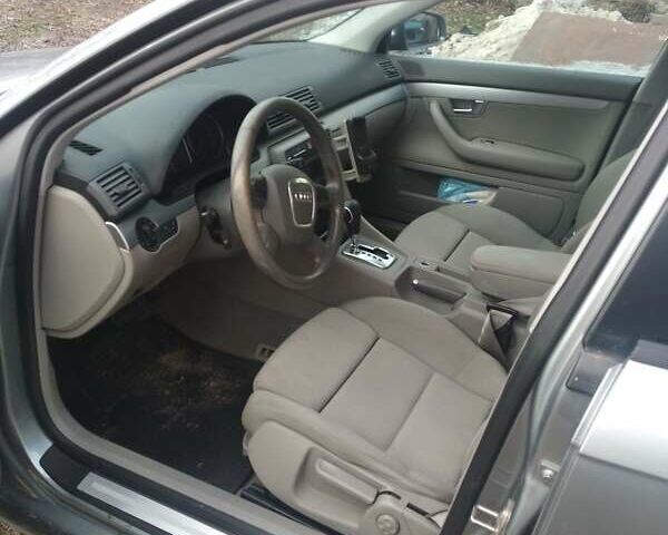 Серый Ауди А4, объемом двигателя 2 л и пробегом 210 тыс. км за 6900 $, фото 2 на Automoto.ua