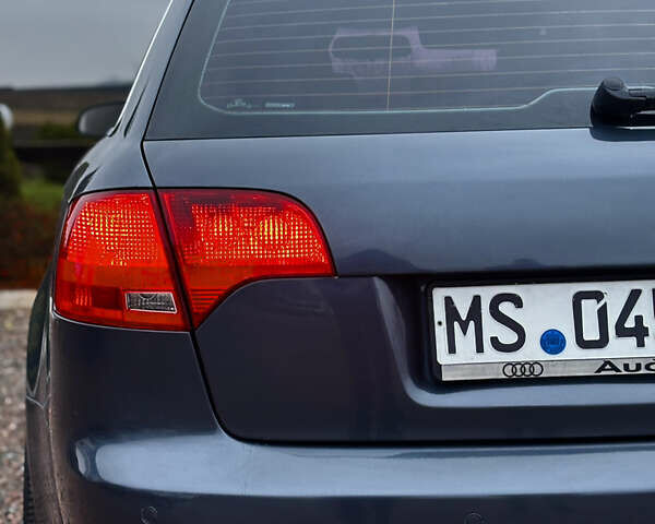 Сірий Ауді А4, об'ємом двигуна 2 л та пробігом 277 тис. км за 6599 $, фото 7 на Automoto.ua