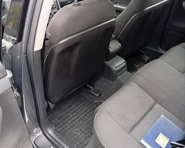 Сірий Ауді А4, об'ємом двигуна 1.6 л та пробігом 228 тис. км за 6999 $, фото 11 на Automoto.ua