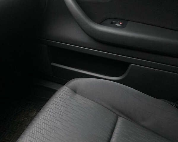 Серый Ауди А4, объемом двигателя 1.98 л и пробегом 223 тыс. км за 7500 $, фото 16 на Automoto.ua