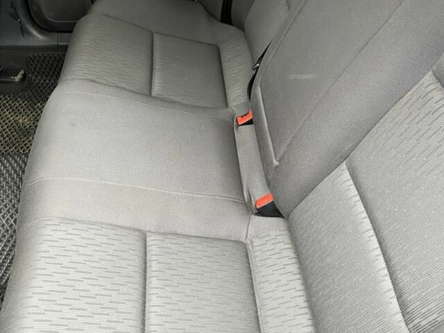 Сірий Ауді А4, об'ємом двигуна 1.8 л та пробігом 204 тис. км за 7800 $, фото 9 на Automoto.ua