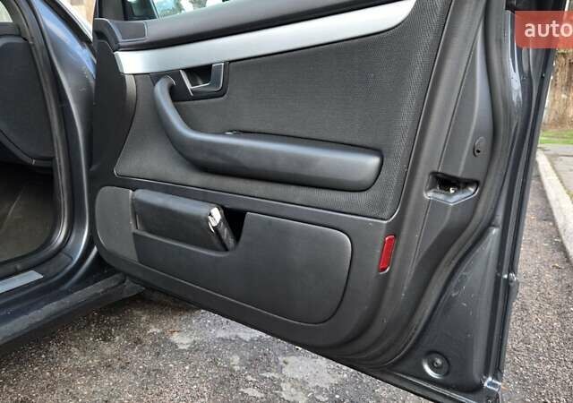 Сірий Ауді А4, об'ємом двигуна 2 л та пробігом 232 тис. км за 7200 $, фото 15 на Automoto.ua
