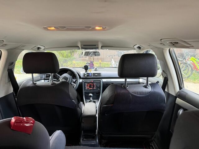 Серый Ауди А4, объемом двигателя 2 л и пробегом 300 тыс. км за 7500 $, фото 8 на Automoto.ua