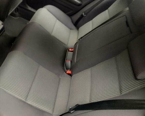 Серый Ауди А4, объемом двигателя 2 л и пробегом 270 тыс. км за 7500 $, фото 9 на Automoto.ua