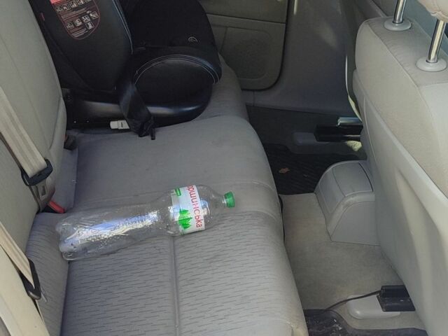 Серый Ауди А4, объемом двигателя 2 л и пробегом 330 тыс. км за 5300 $, фото 5 на Automoto.ua