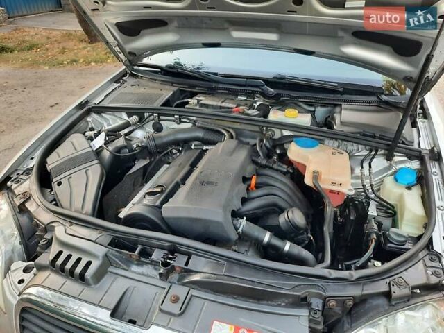 Сірий Ауді А4, об'ємом двигуна 1.6 л та пробігом 247 тис. км за 7750 $, фото 98 на Automoto.ua