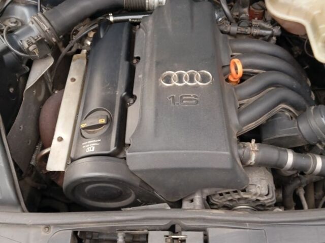 Сірий Ауді А4, об'ємом двигуна 1.6 л та пробігом 228 тис. км за 6999 $, фото 15 на Automoto.ua