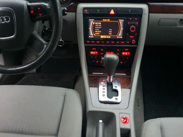 Серый Ауди А4, объемом двигателя 2.5 л и пробегом 333 тыс. км за 2900 $, фото 5 на Automoto.ua