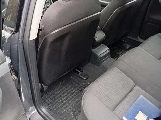 Сірий Ауді А4, об'ємом двигуна 1.6 л та пробігом 228 тис. км за 6999 $, фото 9 на Automoto.ua