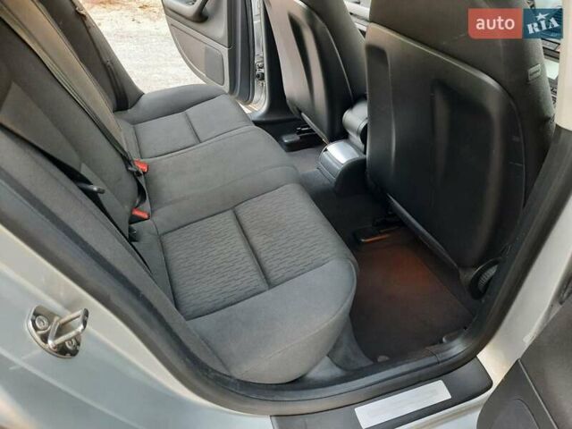 Сірий Ауді А4, об'ємом двигуна 1.6 л та пробігом 247 тис. км за 7750 $, фото 67 на Automoto.ua