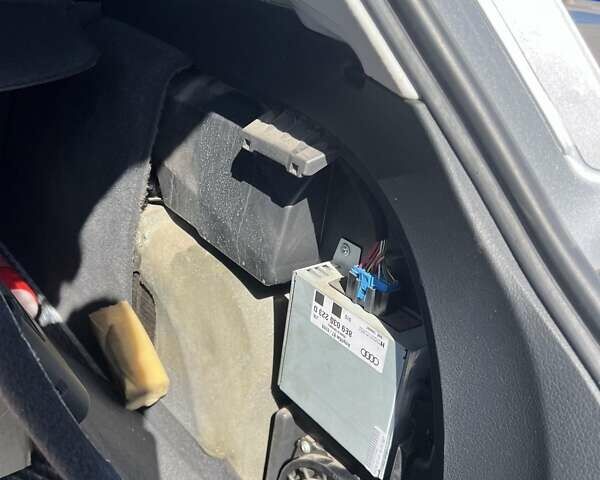 Серый Ауди А4, объемом двигателя 2 л и пробегом 185 тыс. км за 8650 $, фото 11 на Automoto.ua