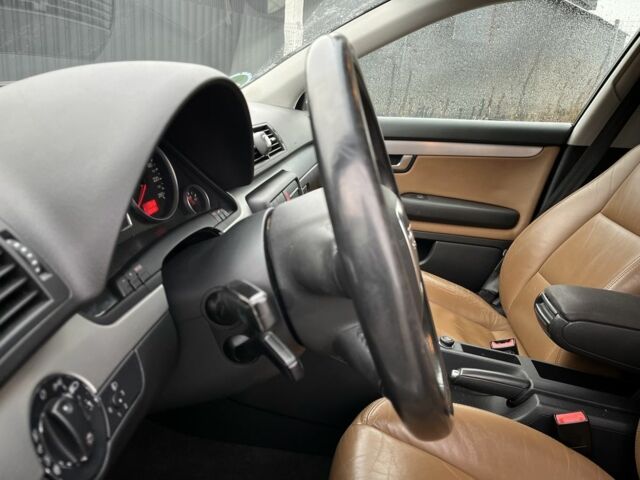 Серый Ауди А4, объемом двигателя 2 л и пробегом 170 тыс. км за 3499 $, фото 8 на Automoto.ua