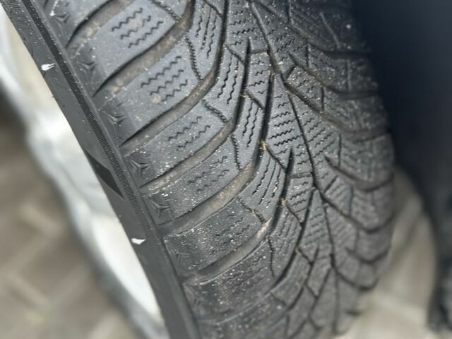 Серый Ауди А4, объемом двигателя 2 л и пробегом 271 тыс. км за 3399 $, фото 7 на Automoto.ua