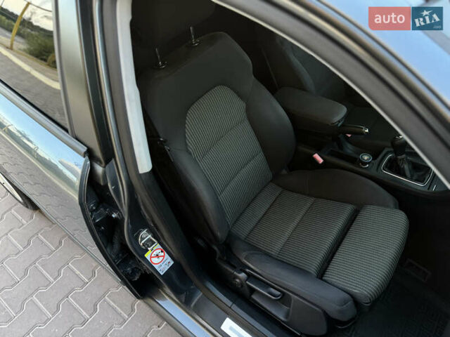 Сірий Ауді А4, об'ємом двигуна 1.97 л та пробігом 375 тис. км за 6350 $, фото 14 на Automoto.ua