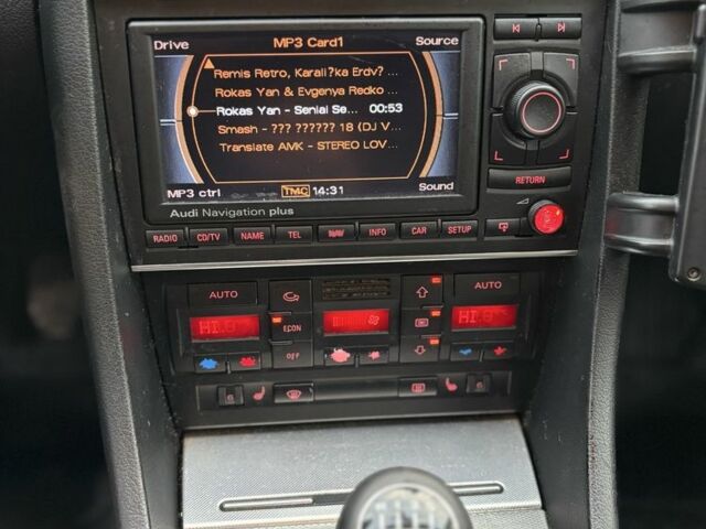 Серый Ауди А4, объемом двигателя 2.5 л и пробегом 337 тыс. км за 2499 $, фото 15 на Automoto.ua