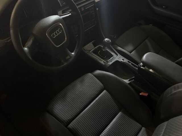 Серый Ауди А4, объемом двигателя 2 л и пробегом 300 тыс. км за 4900 $, фото 7 на Automoto.ua