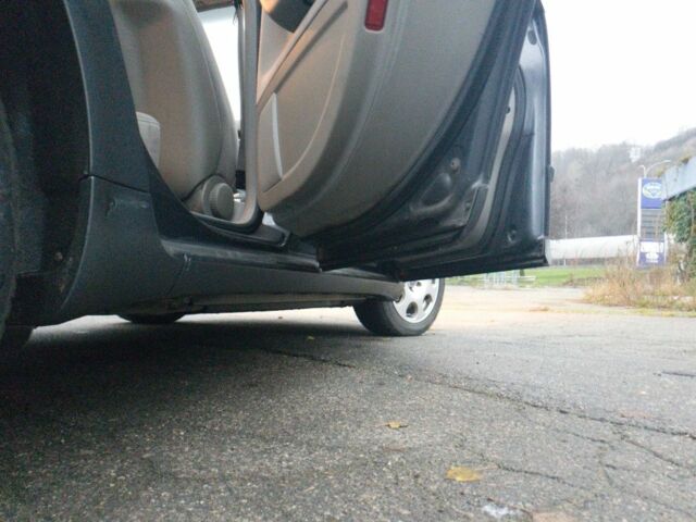 Сірий Ауді А4, об'ємом двигуна 0 л та пробігом 333 тис. км за 3500 $, фото 10 на Automoto.ua