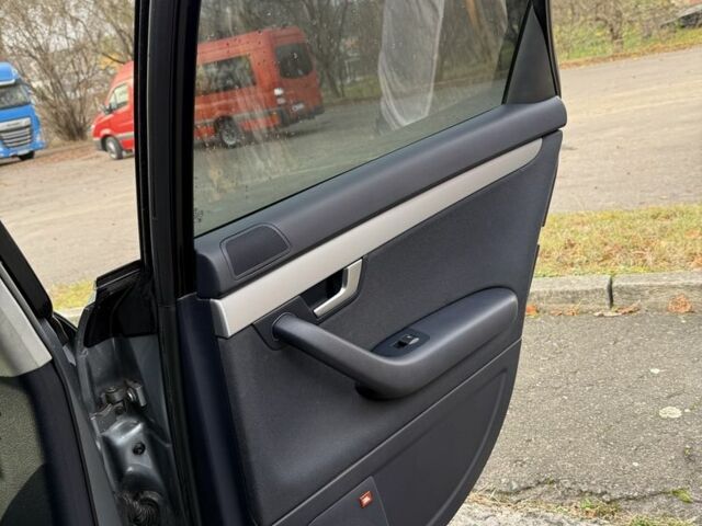 Серый Ауди А4, объемом двигателя 2 л и пробегом 285 тыс. км за 7200 $, фото 8 на Automoto.ua