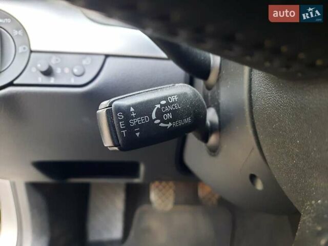 Сірий Ауді А4, об'ємом двигуна 1.6 л та пробігом 247 тис. км за 7750 $, фото 52 на Automoto.ua