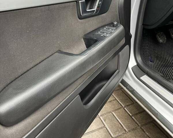 Сірий Ауді А4, об'ємом двигуна 1.97 л та пробігом 299 тис. км за 6300 $, фото 6 на Automoto.ua