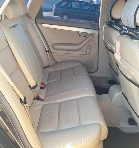 Серый Ауди А4, объемом двигателя 2 л и пробегом 255 тыс. км за 7500 $, фото 7 на Automoto.ua
