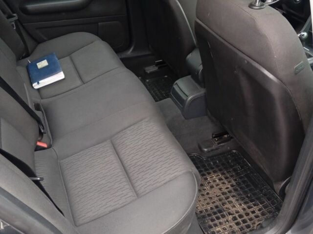 Сірий Ауді А4, об'ємом двигуна 1.6 л та пробігом 228 тис. км за 6999 $, фото 12 на Automoto.ua