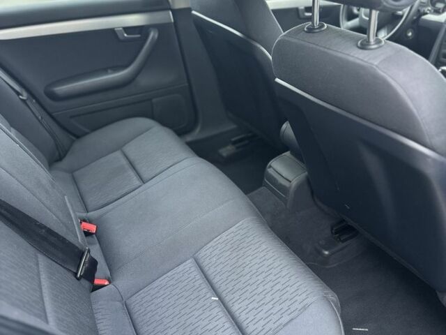 Серый Ауди А4, объемом двигателя 2 л и пробегом 271 тыс. км за 3399 $, фото 15 на Automoto.ua