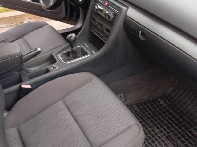 Сірий Ауді А4, об'ємом двигуна 1.6 л та пробігом 228 тис. км за 6999 $, фото 13 на Automoto.ua