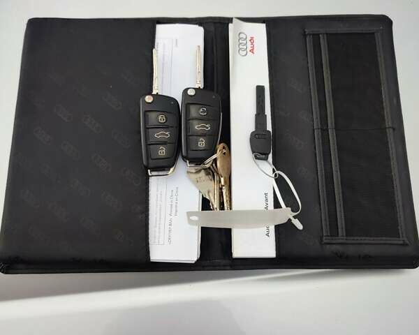 Серый Ауди А4, объемом двигателя 2 л и пробегом 220 тыс. км за 6800 $, фото 3 на Automoto.ua