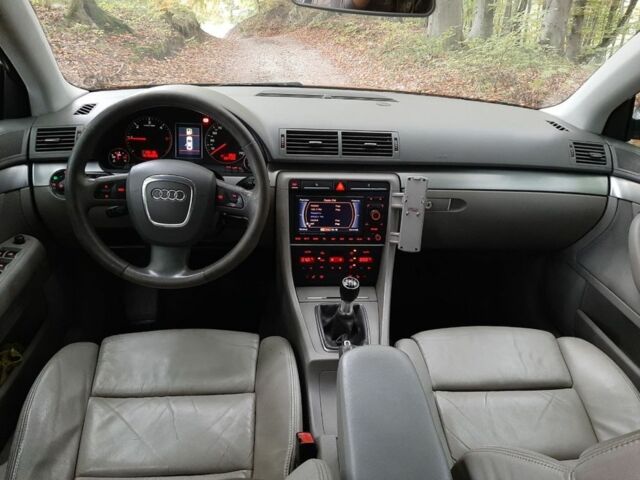 Сірий Ауді А4, об'ємом двигуна 2 л та пробігом 250 тис. км за 3100 $, фото 1 на Automoto.ua